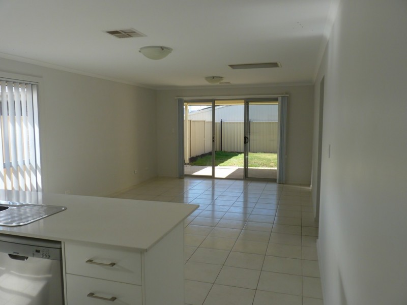 22 Yarr Crescent, Seaford Meadows SA 5169