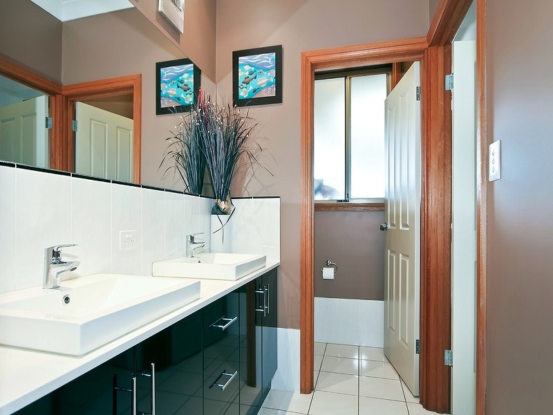 5 Main Road, Mclaren Flat SA 5171