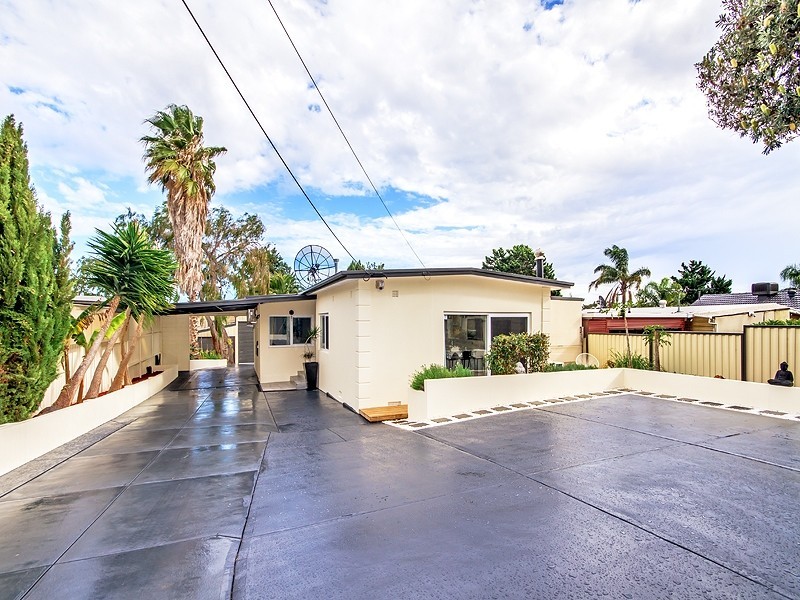 9 Holly Street, Christies Beach SA 5165