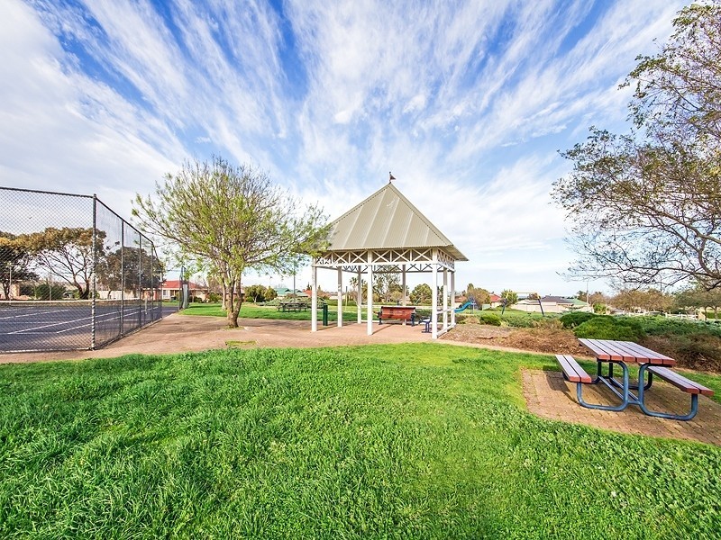 7 Shoalwater Close, Seaford Rise SA 5169