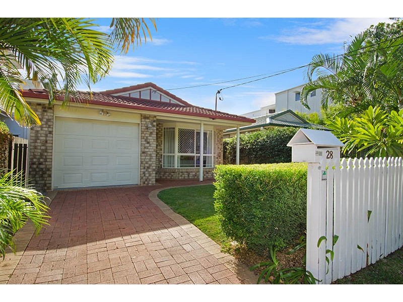 28 Windsor Street, Hamilton QLD 4007