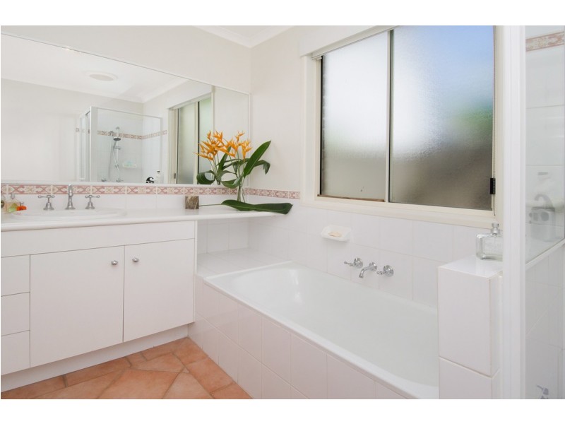 28 Windsor Street, Hamilton QLD 4007