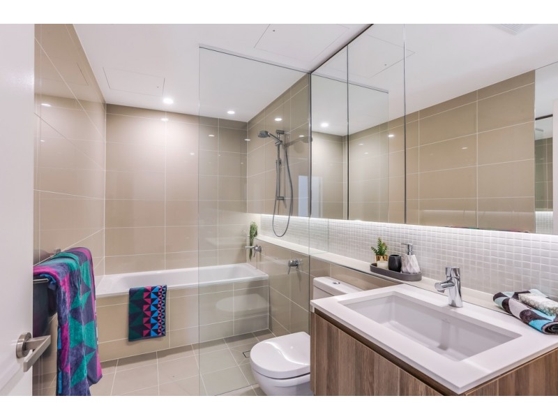 4109/12-18 Parkside Circuit, Hamilton QLD 4007