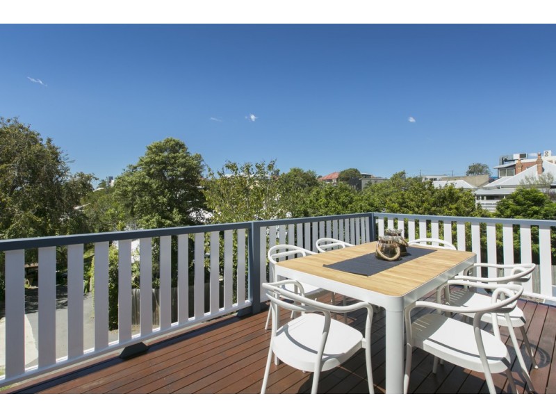 7 Windsor Road, Red Hill QLD 4059
