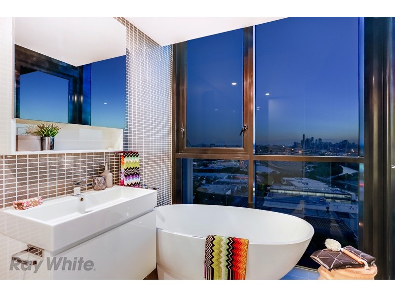 1310/54 Hudson Road, Albion QLD 4010