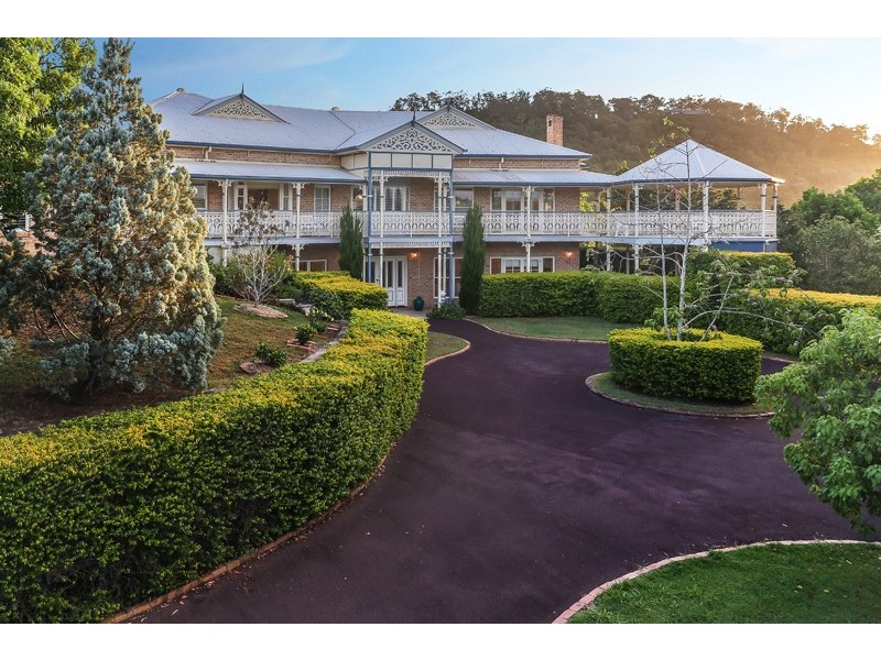 144 Upper Brookfield Road, Brookfield QLD 4069