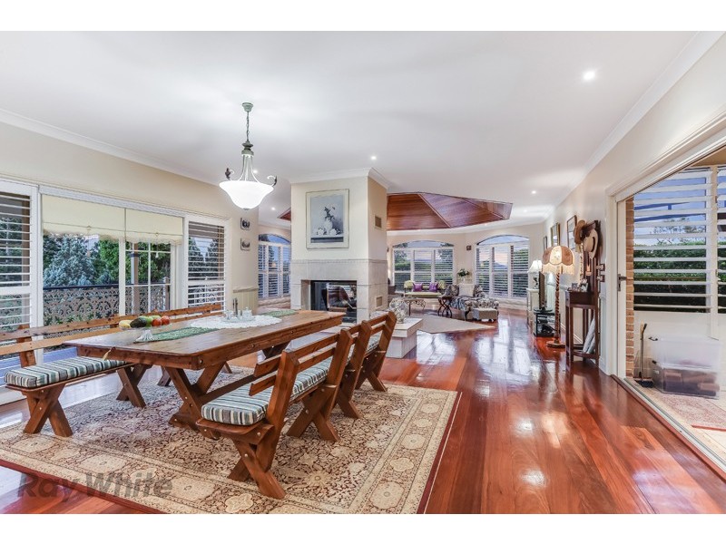 144 Upper Brookfield Road, Brookfield QLD 4069