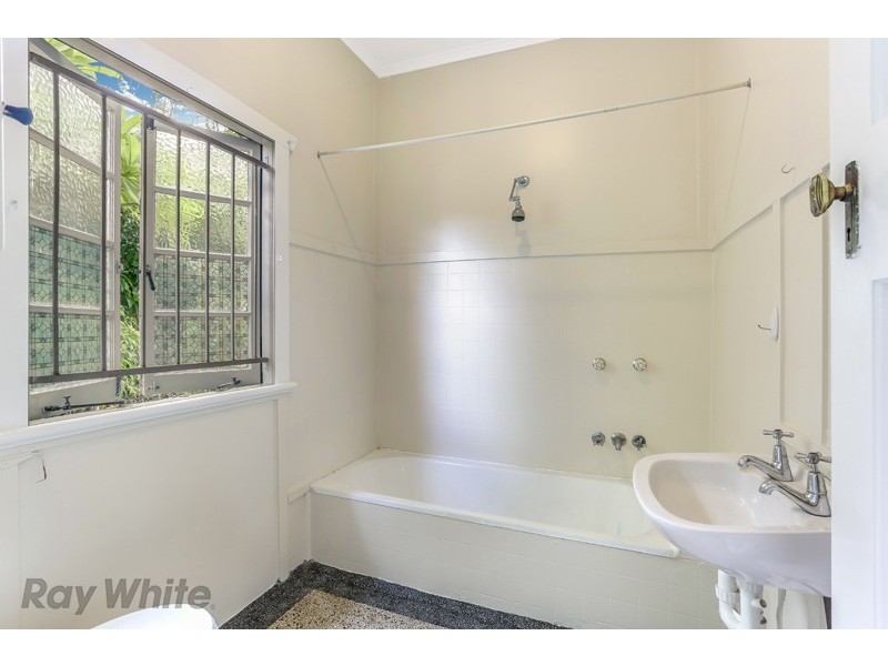 2/2 Day Street, Hamilton QLD 4007