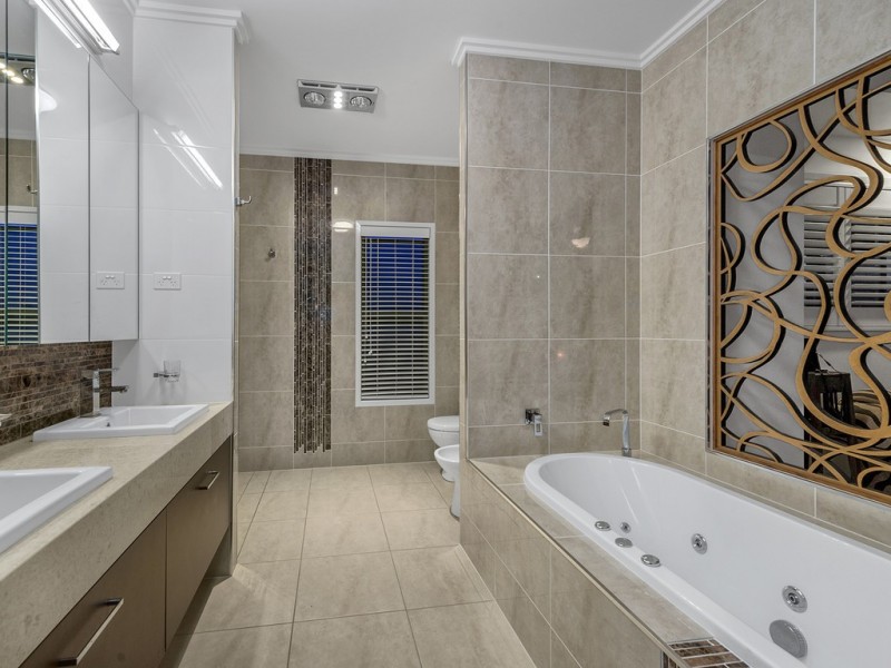 123 Mein Street, Hendra QLD 4011