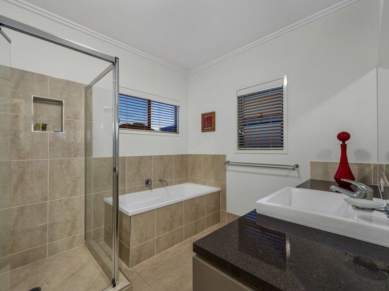 123 Mein Street, Hendra QLD 4011