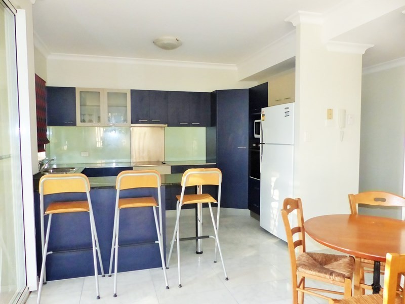 2/3 Indooroopilly Street, Dutton Park QLD 4102