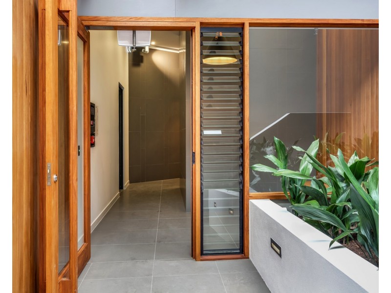 104/24 Norman Crescent, Norman Park QLD 4170