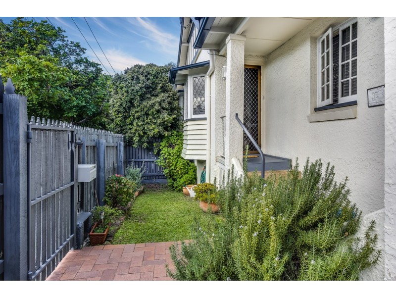 2/51 Racecourse Road, Hamilton QLD 4007