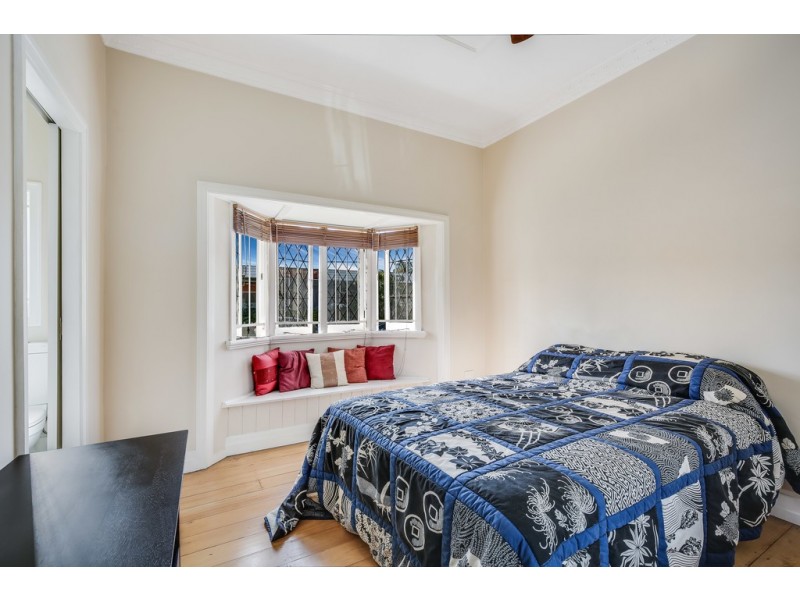 2/51 Racecourse Road, Hamilton QLD 4007