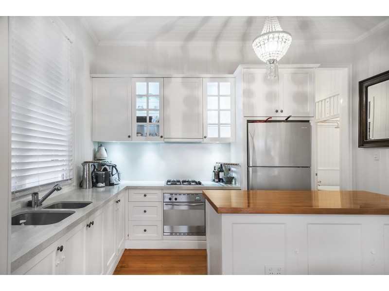 135 Crosby Road, Hamilton QLD 4007