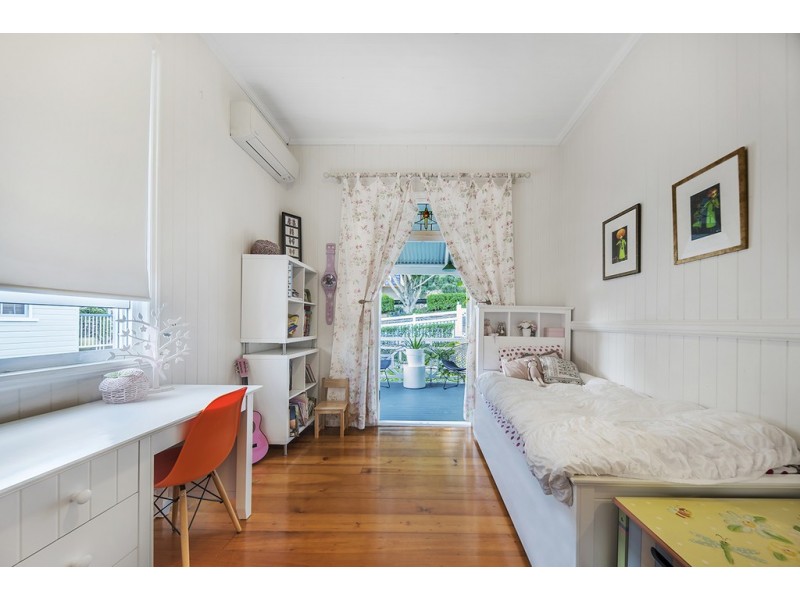 135 Crosby Road, Hamilton QLD 4007