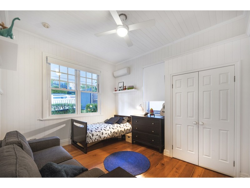 135 Crosby Road, Hamilton QLD 4007