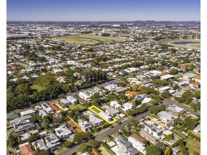 13 Doncaster Street, Hendra QLD 4011