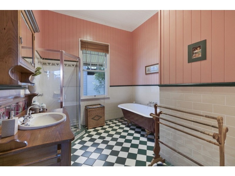 39 Stoneleigh Street, Albion QLD 4010