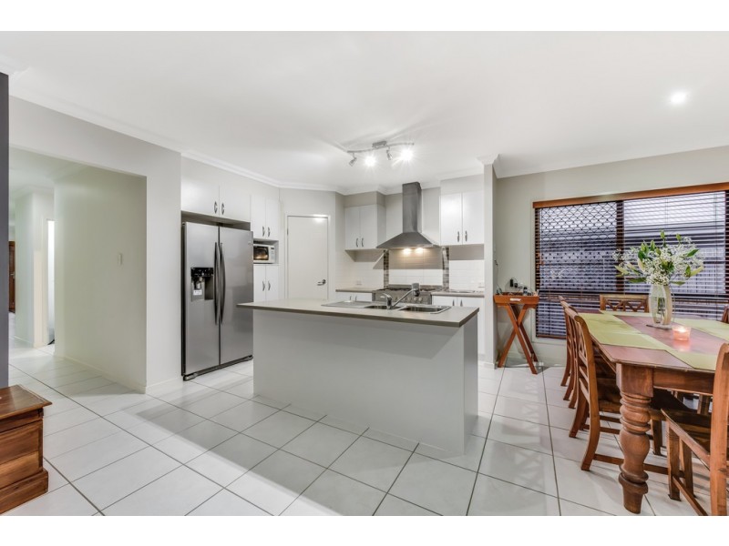 35 Castlewellan Circuit, Warner QLD 4500