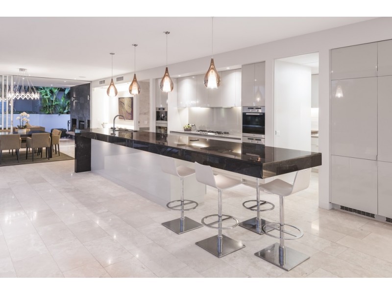 3 Mikado Street, Hamilton QLD 4007