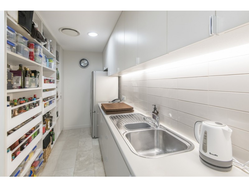 3 Mikado Street, Hamilton QLD 4007