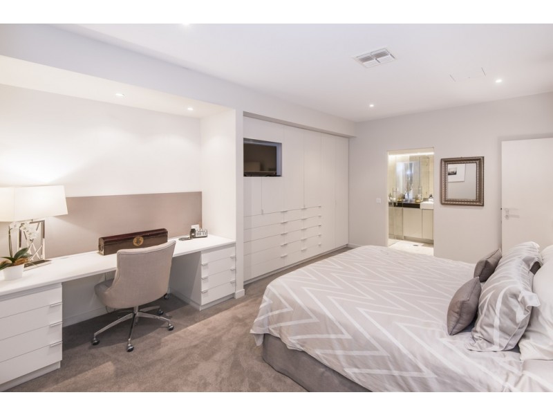 3 Mikado Street, Hamilton QLD 4007