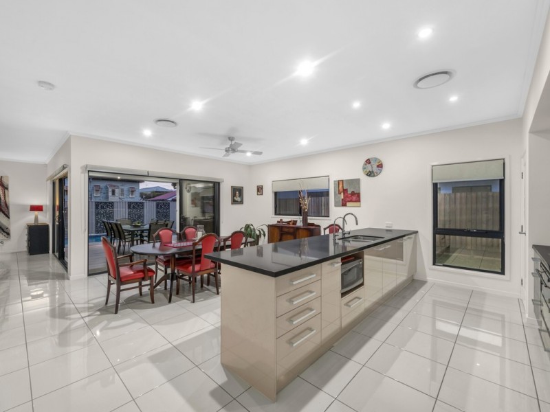 6 Harding Street, Hendra QLD 4011