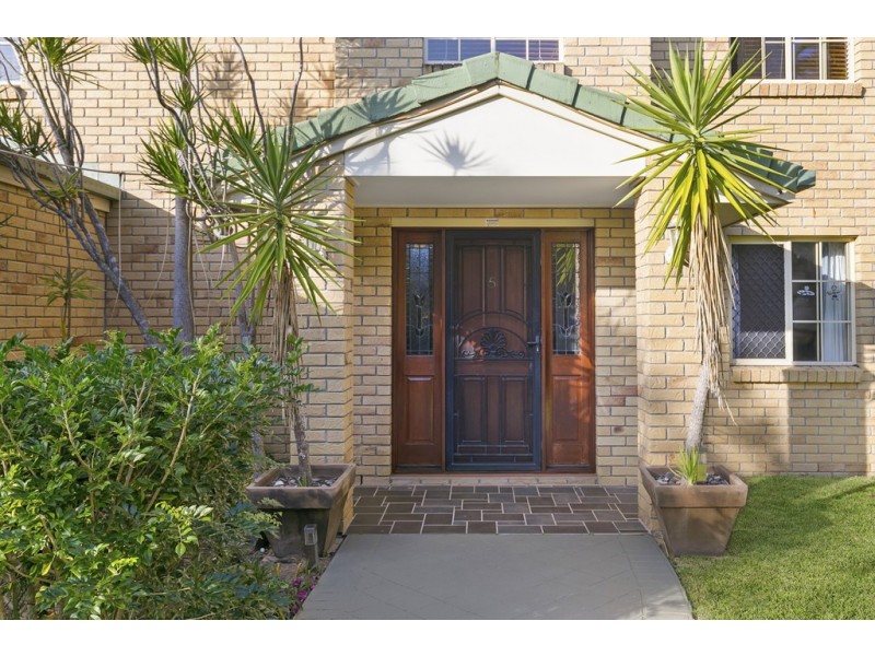 5 Excelcia Court, Eatons Hill QLD 4037