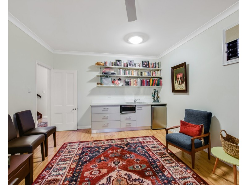 18 Noel Street, Hendra QLD 4011