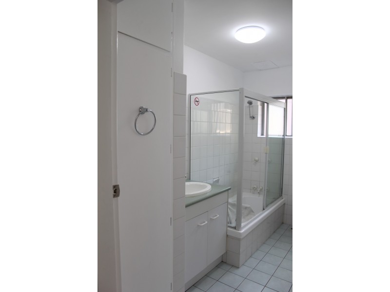 2/421 Sandgate Road, Albion QLD 4010