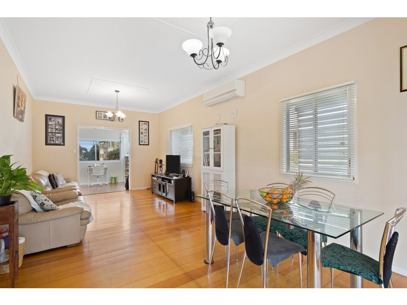 64 Sixth Avenue, Kedron QLD 4031