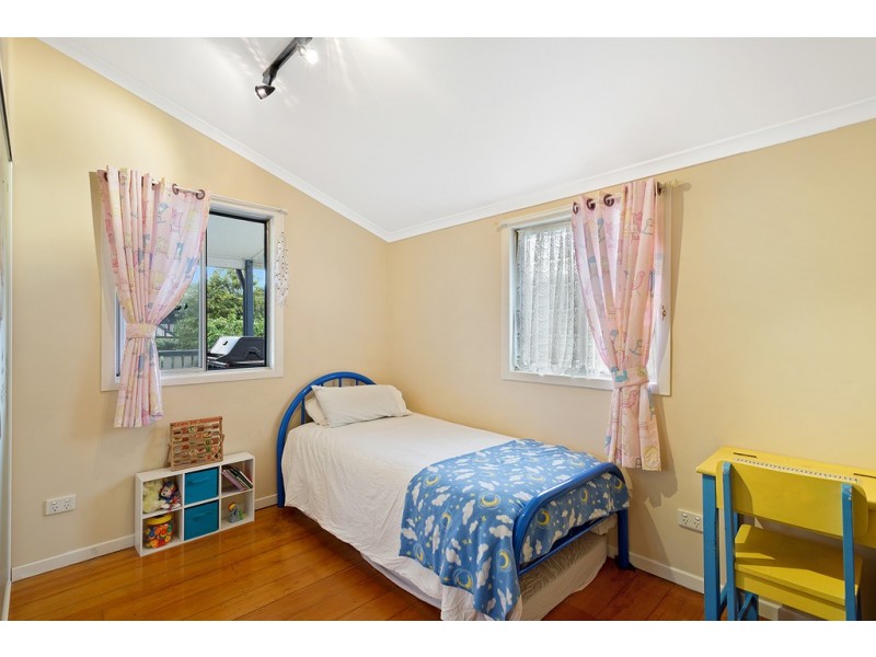 64 Sixth Avenue, Kedron QLD 4031