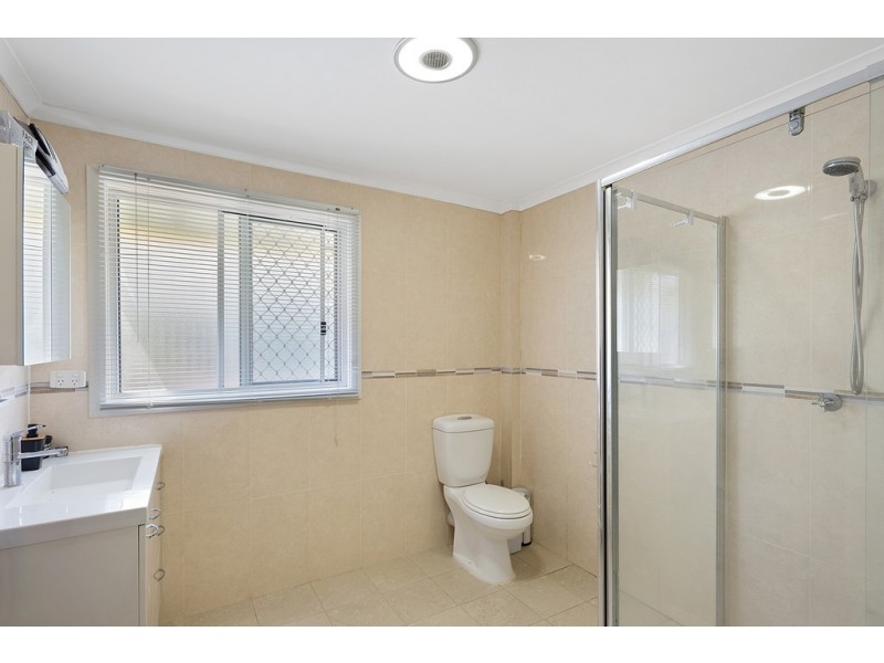 64 Sixth Avenue, Kedron QLD 4031