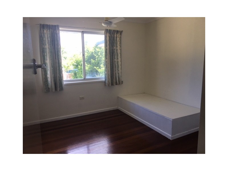 8 Williams Street, Redcliffe QLD 4020