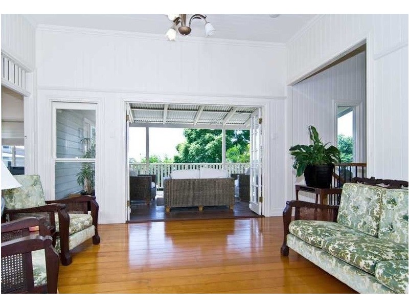 37 Kinmond Avenue, Wavell Heights QLD 4012