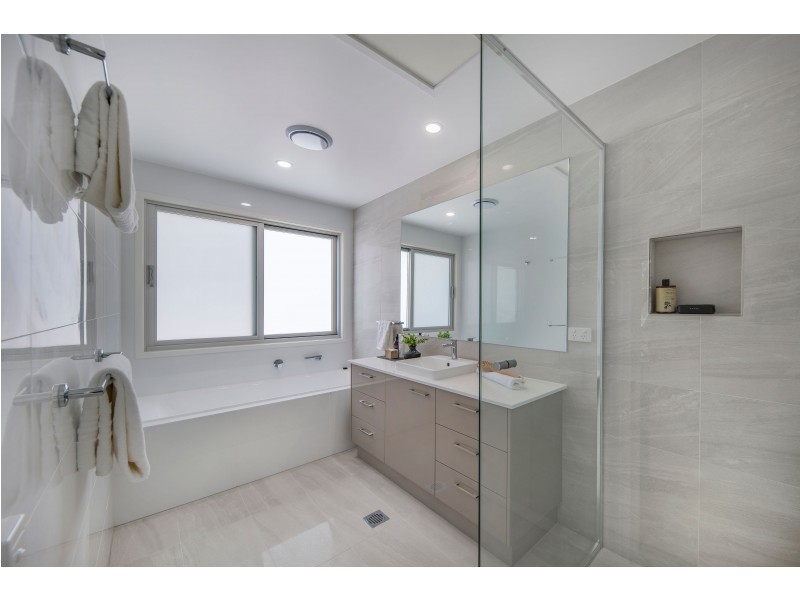 11 Gordon Street, Hendra QLD 4011