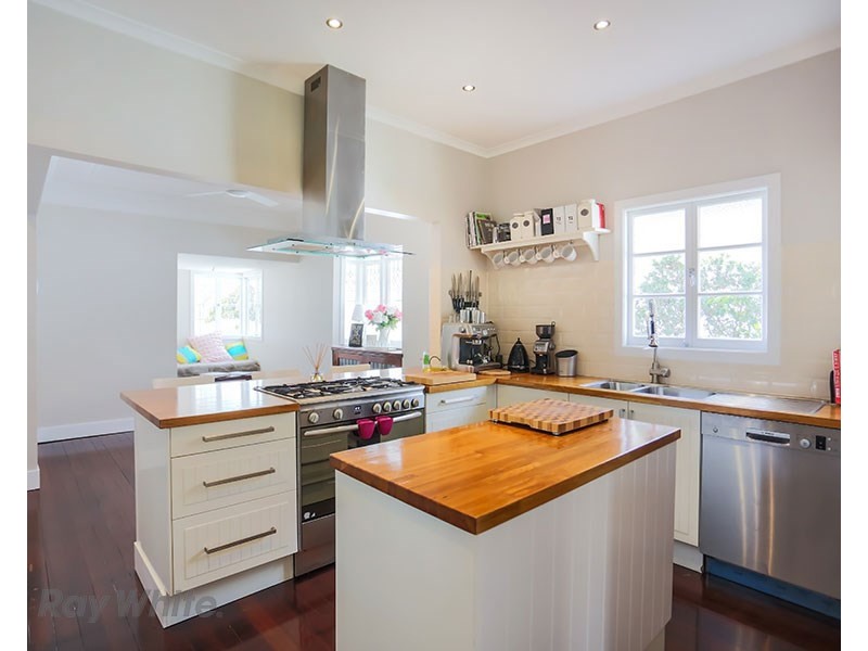 28 Turrana Street, Stafford QLD 4053