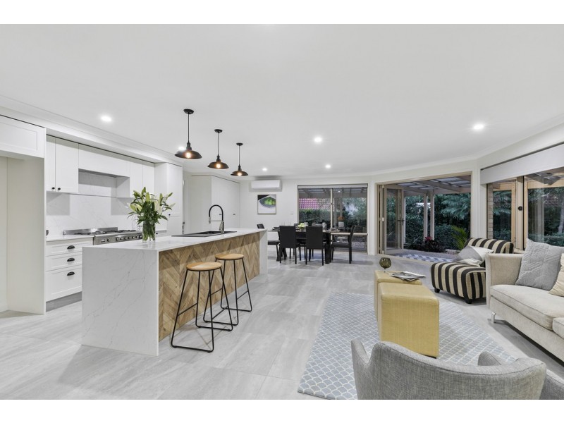 27 Winchcombe Avenue, Murrumba Downs QLD 4503