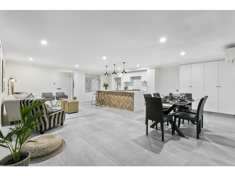 27 Winchcombe Avenue, Murrumba Downs QLD 4503