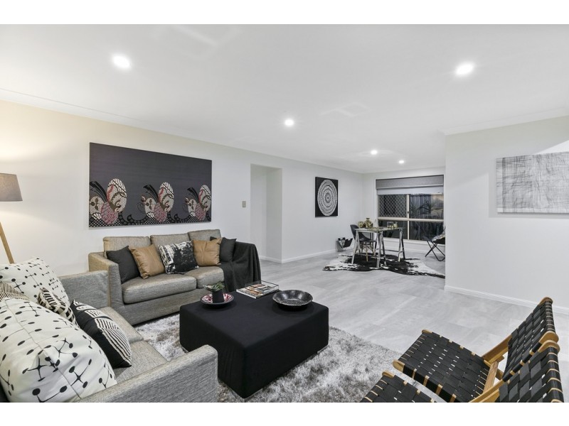 27 Winchcombe Avenue, Murrumba Downs QLD 4503