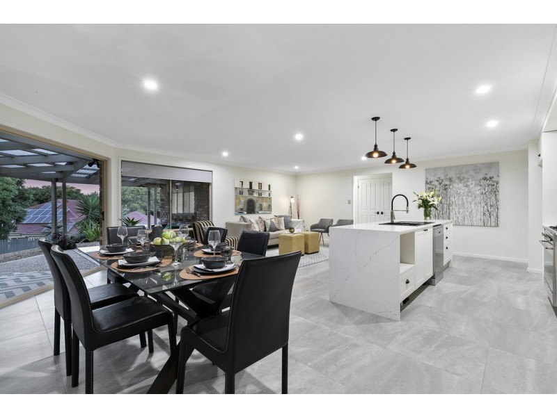 27 Winchcombe Avenue, Murrumba Downs QLD 4503