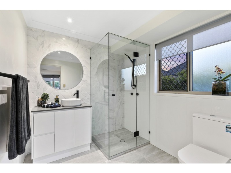 27 Winchcombe Avenue, Murrumba Downs QLD 4503