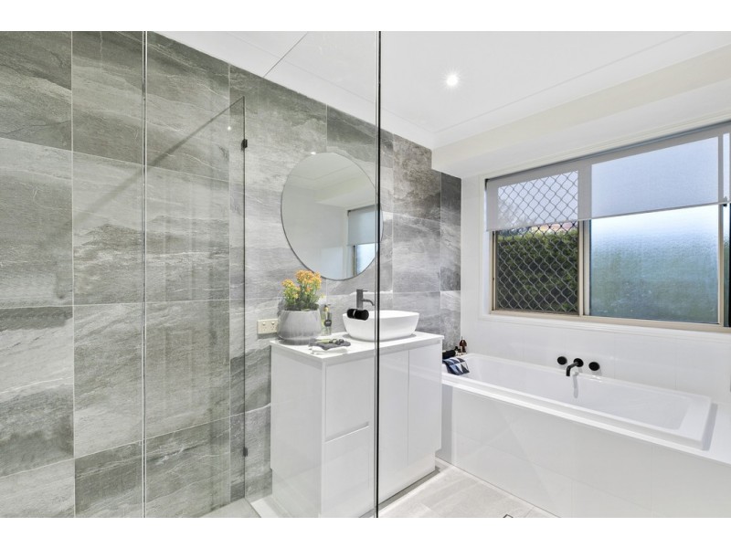 27 Winchcombe Avenue, Murrumba Downs QLD 4503