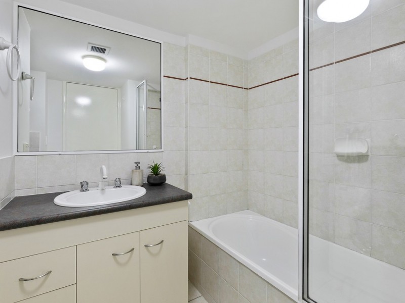 1/25 Whytecliffe Street, Albion QLD 4010