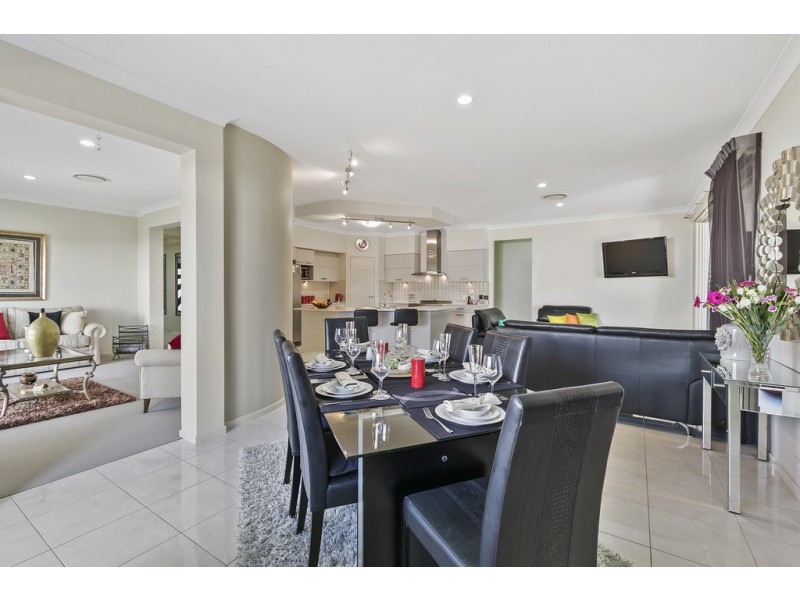 8 Player Street, North Lakes QLD 4509