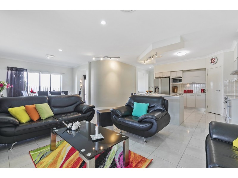 8 Player Street, North Lakes QLD 4509