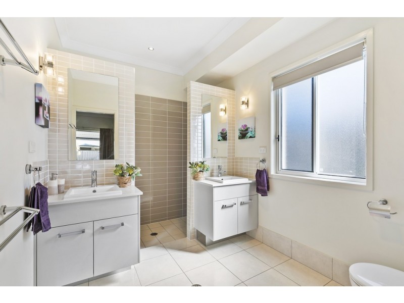 8 Player Street, North Lakes QLD 4509