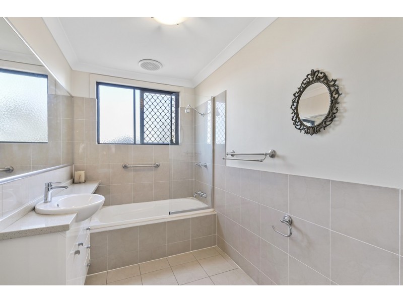 6 Bowman Street, Hendra QLD 4011