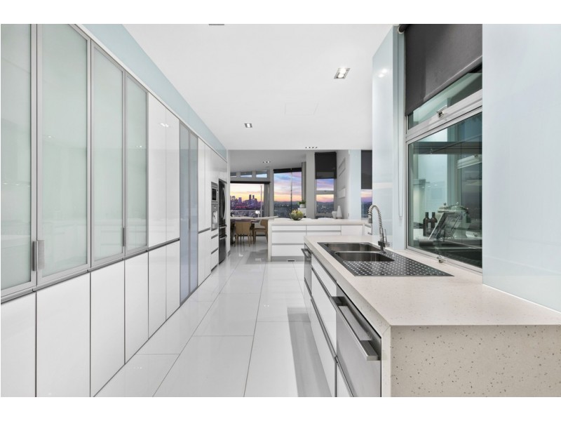 15 Wentworth Parade, Balmoral QLD 4171